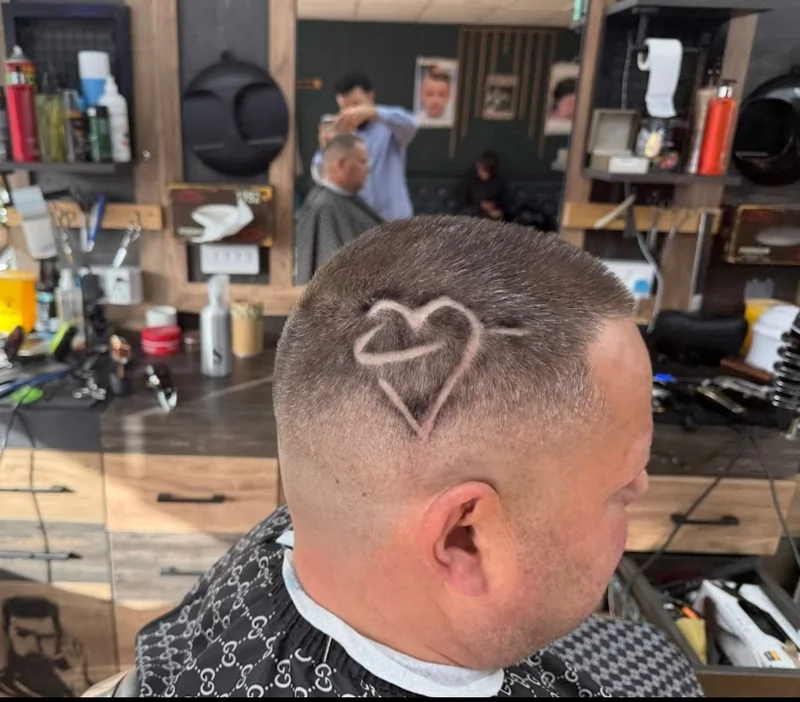 Class barber Heart hair design